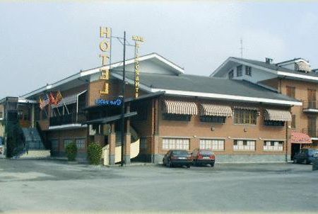 Hotel Quo Vadis Ноне Экстерьер фото